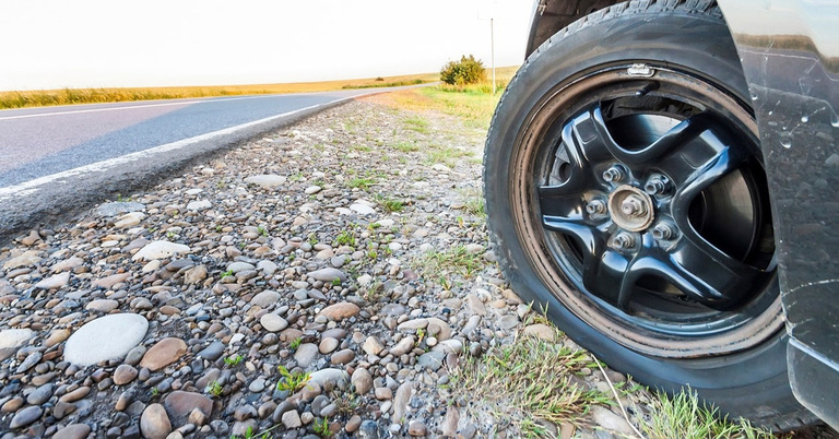 Elkerülhető-e a defekt, illetve az abroncs sérülése?